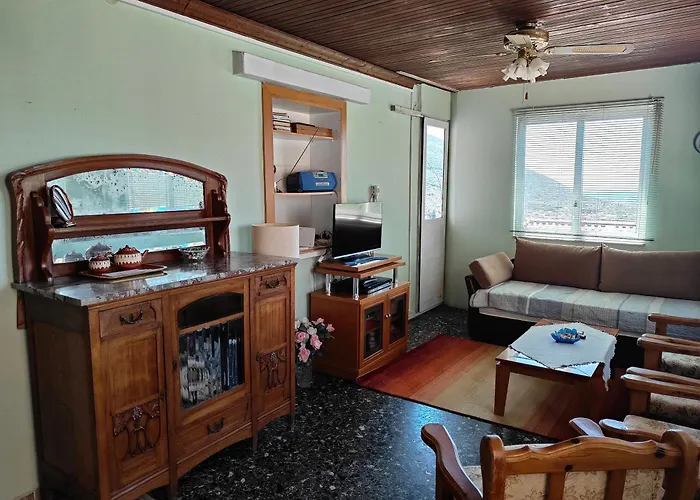 Vintage House With A Fantastic View *